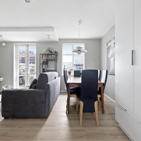 Cheerful Down Town Apartment Рейкьявик Экстерьер фото