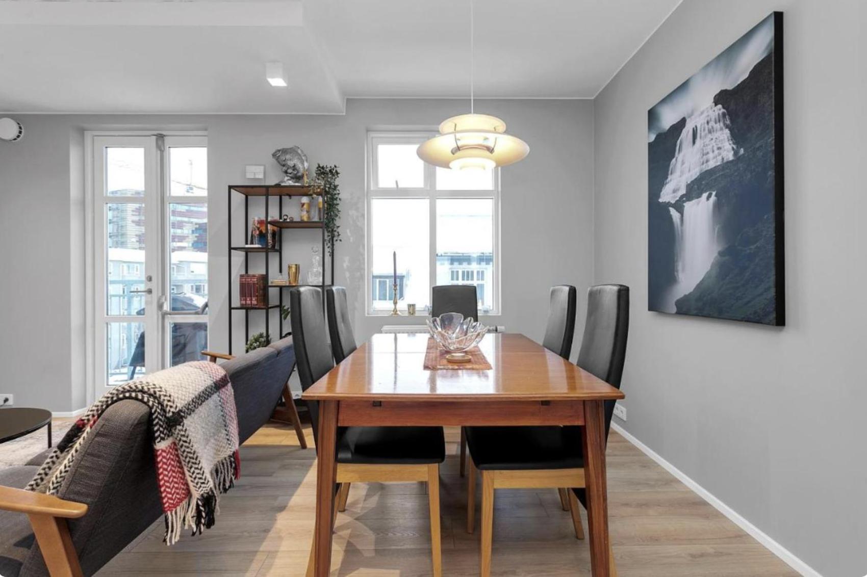 Cheerful Down Town Apartment Рейкьявик Экстерьер фото