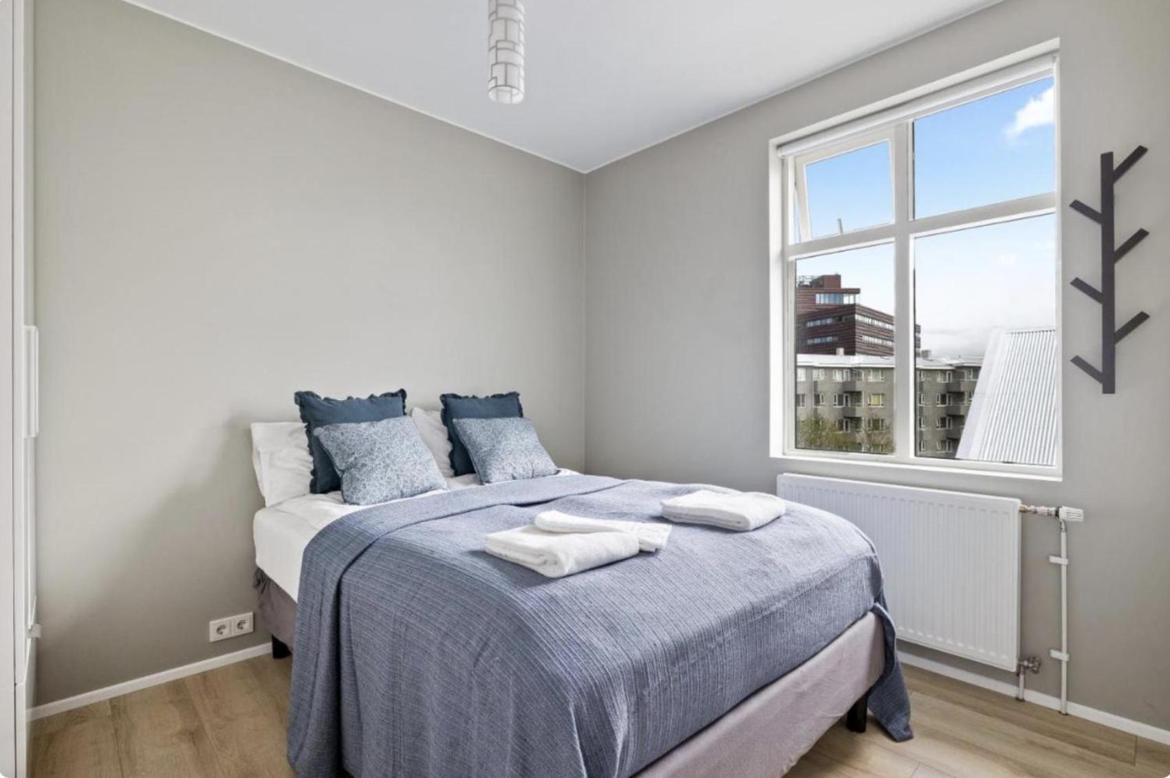 Cheerful Down Town Apartment Рейкьявик Экстерьер фото